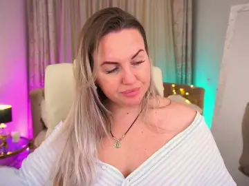 Bongacams Free Live Porn of KiraCandyS