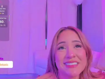 Bongacams Adult Webcam of LittleToxic