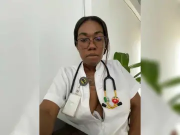 Bongacams Watch Live Sex Cams of ReginaCorleone