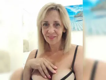 Bongacams Nude Webcam of mery8poppins