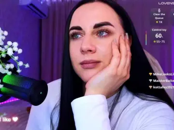 Bongacams Watch Live Sex Cams of YURIEVNA13