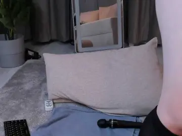 Bongacams Free Porn Cam of MiraVolt