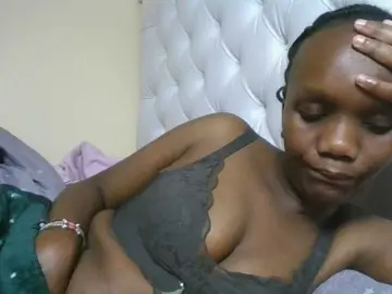 Bongacams Live Porn of Naughtypetite1