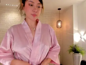 Bongacams Watch Live Sex Cams of EveBenson