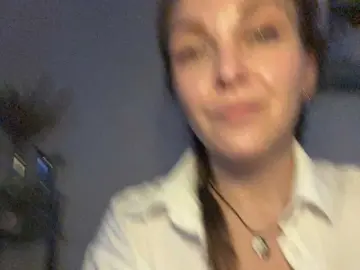 Bongacams Sex Cam of Alisasqrl