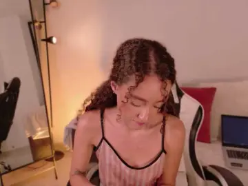 Bongacams Private Sex Chat of ChloeMoreti