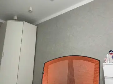 Bongacams Watch Live Sex Cams of CaronCorti
