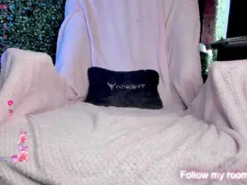 Bongacams Live Sex Cam of LeenyLipss