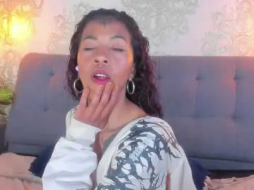 Bongacams Best live sex cam show of indigovelvet