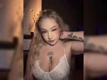 Bongacams Nude Webcam of GlamorousBlonde