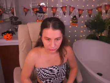 Bongacams Free Porn Cam of LittleJulii