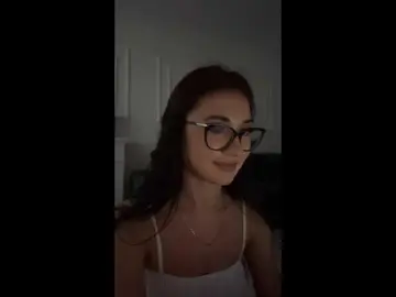Bongacams Sex Cam of Chiaralovee