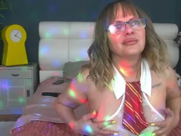 Bongacams Sex Chat of CougarMilf