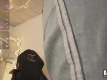 Bongacams Sex Cam of ZURY-TAY