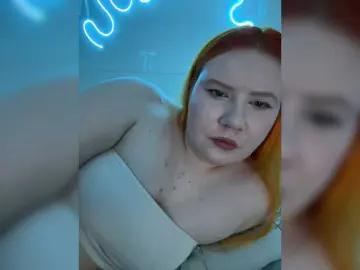 Bongacams Live Sex Cam of LunaLu13