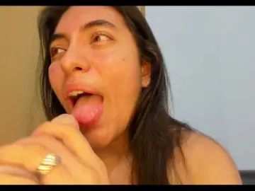 Bongacams Watch Live Sex Cams of emily118