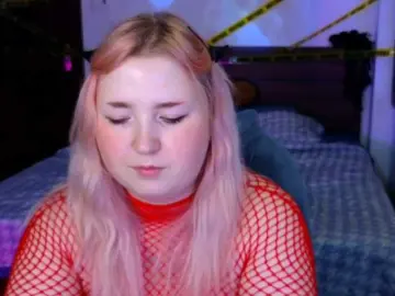 Bongacams Live Sex Cam of plushydevil