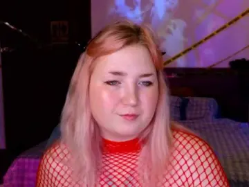Bongacams Watch Live Sex Cams of plushydevil