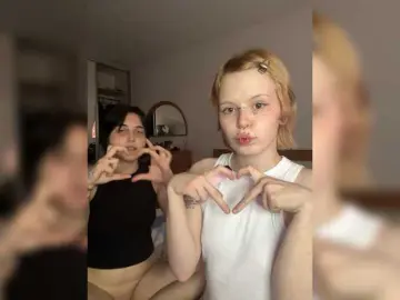 Bongacams Sex Chat of MiaAndAlicea