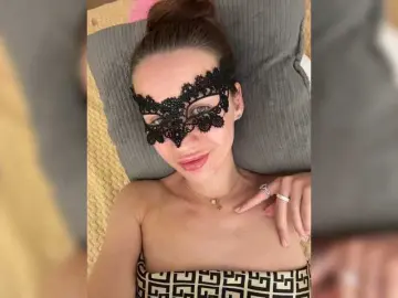 Bongacams Best live sex cam show of U-Moni
