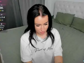 Bongacams Watch Live Sex Cams of hotmorenaxxx