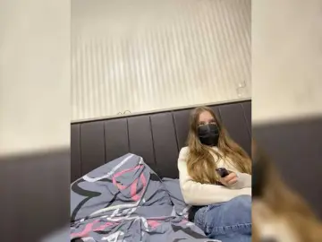 Bongacams Live Sex Cam of Emmalove13