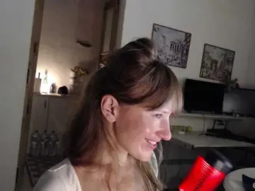 Bongacams Free Live Porn of lilcumminfox