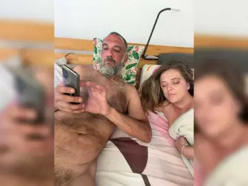 Bongacams Watch Live Sex Cams of BigTwiXXX