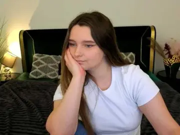 Bongacams Watch Live Sex Cams of MagikPeachh