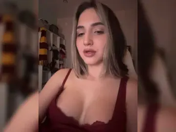 Bongacams Free Live Porn of YoloLove