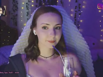 Bongacams Free Live Porn of LollyGirlMoon