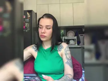 Bongacams Private Sex Chat of MaidenCrystal