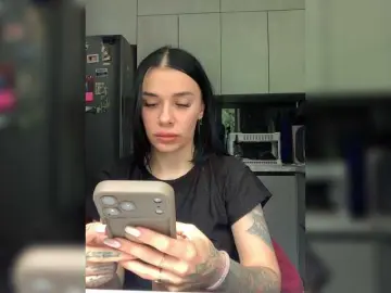 Bongacams Watch Live Sex Cams of MaidenCrystal