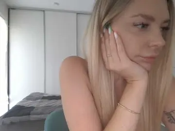 Bongacams Watch Live Sex Cams of Blondie8853
