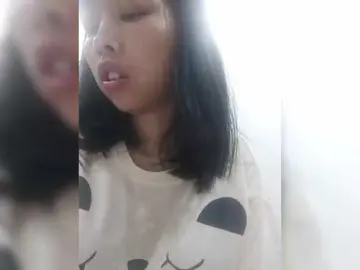 Bongacams Watch Live Sex Cams of Selinababy99
