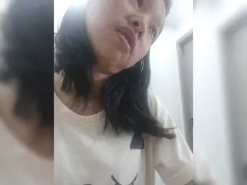 Bongacams Watch Live Sex Cams of Selinababy99