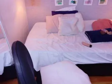 Bongacams Adult Webcams of kiara-evanss