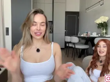 Bongacams Watch Live Sex Cams of diffgirls1-1