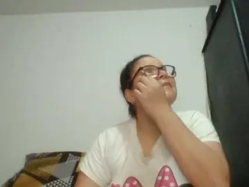 Bongacams Live Sex Cam of lucianamaster