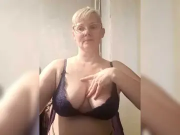 Bongacams Live Sex Cam of Sweetie454