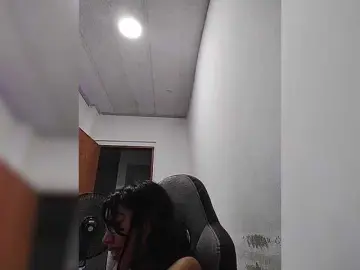 Bongacams Watch Live Sex Cams of ROOMEXOTIC11