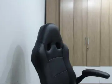 Bongacams Free Live Porn of RoxanaMilf