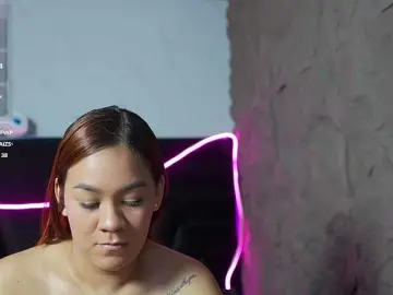 Bongacams Live Sex Cam of mamaneedsfun