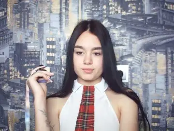 Bongacams Sex Cam of LunaDeLuxe666