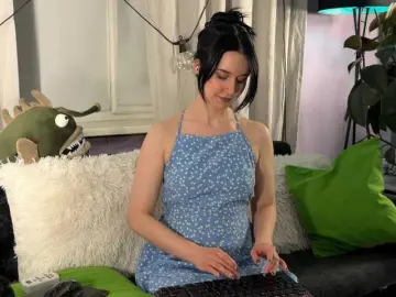 Bongacams Live Sex Cam of KiraLiLime