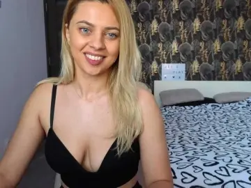 Bongacams Free Porn Cam of CarlaStaceeFun