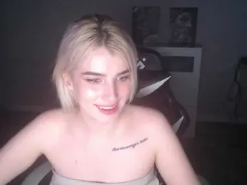 Bongacams Nude Webcam of KissMeSlow-