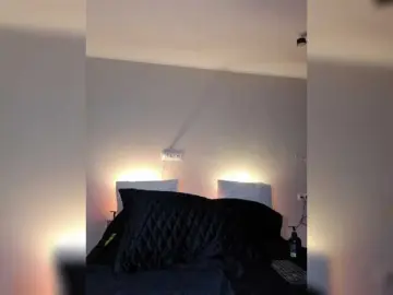 Bongacams Live Porn of a-squirter