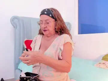 Bongacams Sex Cam of MatureBlonde