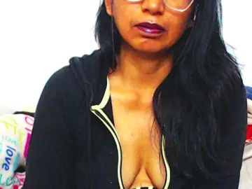 Bongacams Nude Webcam of HOTTTSKIN